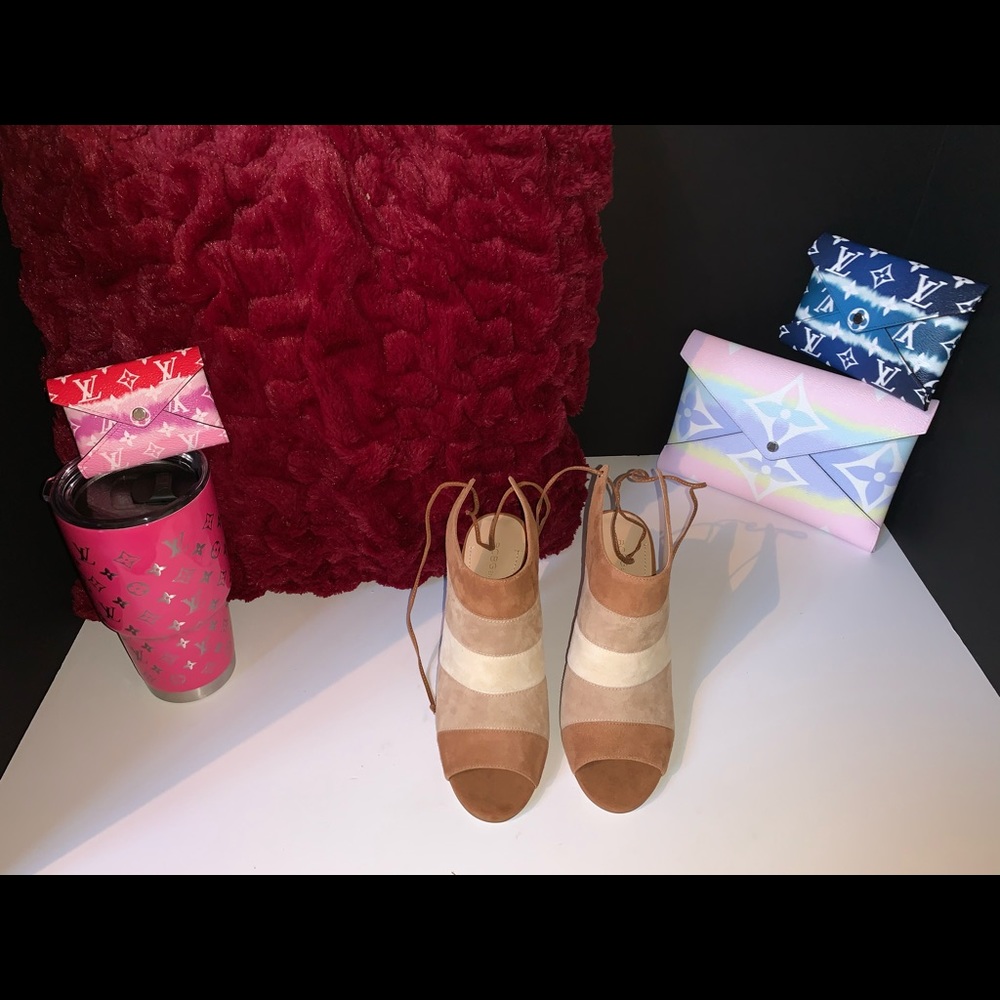 BCBG Suede Booties 👠